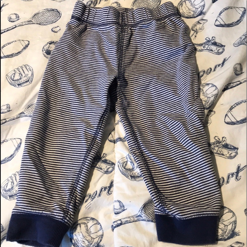 🧢👖Carter’s navy striped pants🧢